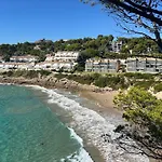 Sea View Apartment, Spacious And Renovated, 10 Minutes To The Beach, Pool Апартаменты Салоу