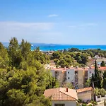 Sea View Apartment, Spacious And Renovated, 10 Minutes To The Beach, Pool Салоу