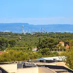 Апартаменты Sea View Apartment, Spacious And Renovated, 10 Minutes To The Beach, Pool *