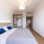 Апартаменты Sea View Apartment, Spacious And Renovated, 10 Minutes To The Beach, Pool Салоу