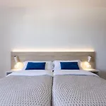 Sea View Apartment, Spacious And Renovated, 10 Minutes To The Beach, Pool Апартаменты