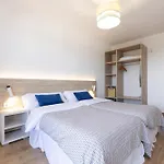 Апартаменты Sea View Apartment, Spacious And Renovated, 10 Minutes To The Beach, Pool