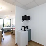 Апартаменты Sea View Apartment, Spacious And Renovated, 10 Minutes To The Beach, Pool