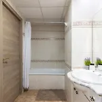 Апартаменты Sea View Apartment, Spacious And Renovated, 10 Minutes To The Beach, Pool *