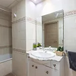 Sea View Apartment, Spacious And Renovated, 10 Minutes To The Beach, Pool * Салоу