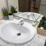Sea View Apartment, Spacious And Renovated, 10 Minutes To The Beach, Pool Салоу