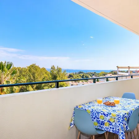 公寓 Sea View Apartment, Spacious And Renovated, 10 Minutes To The Beach, Pool 萨洛