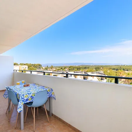 Sea View Apartment, Spacious And Renovated, 10 Minutes To The Beach, Pool 公寓 萨洛