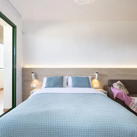 公寓 Sea View Apartment, Spacious And Renovated, 10 Minutes To The Beach, Pool *