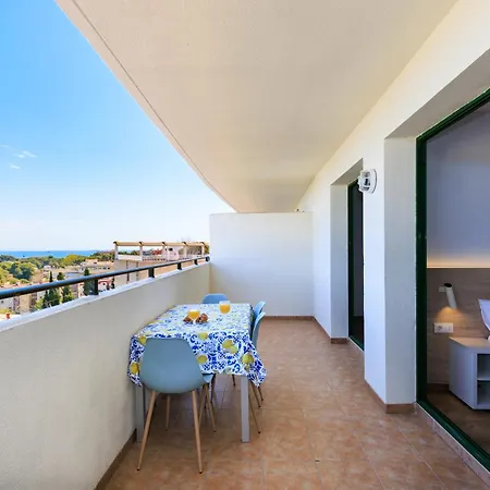 公寓 Sea View Apartment, Spacious And Renovated, 10 Minutes To The Beach, Pool 萨洛