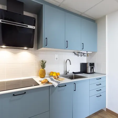 公寓 Sea View Apartment, Spacious And Renovated, 10 Minutes To The Beach, Pool 萨洛
