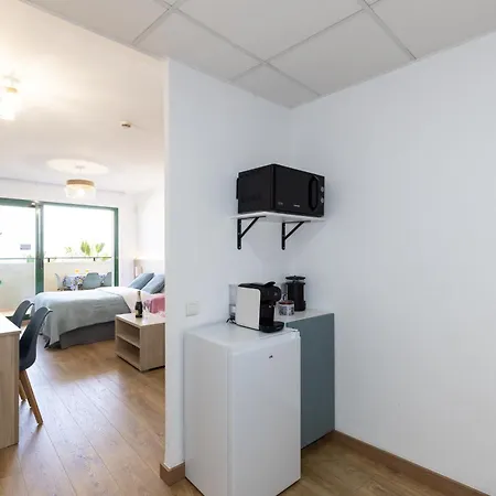 公寓 Sea View Apartment, Spacious And Renovated, 10 Minutes To The Beach, Pool