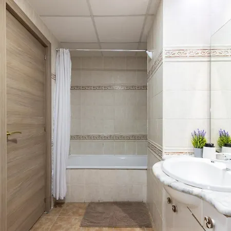 公寓 Sea View Apartment, Spacious And Renovated, 10 Minutes To The Beach, Pool *